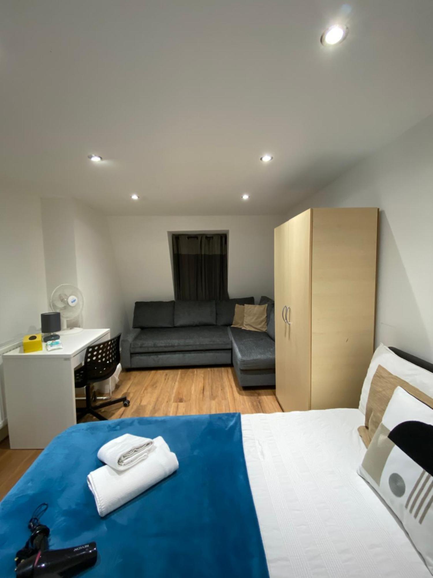 Fabulous Private Bedrooms Near Euston Station, Homestay London