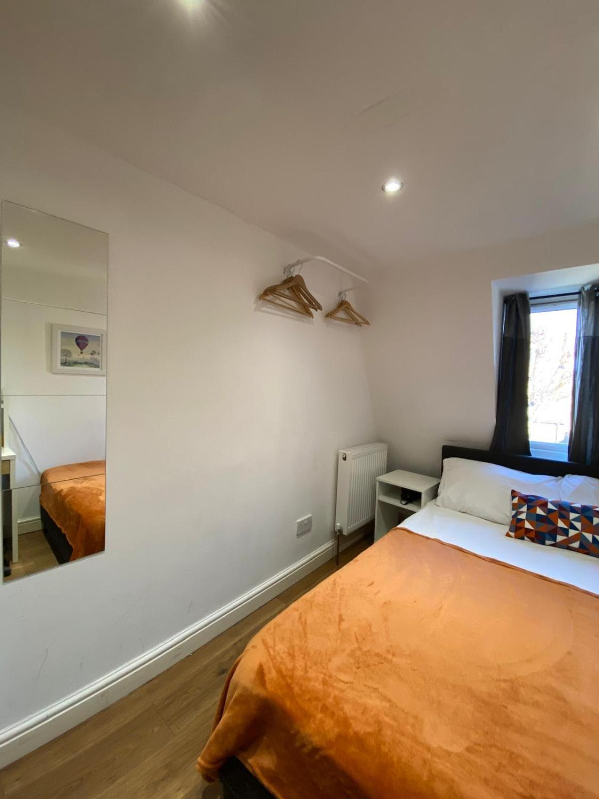 Fabulous Private Bedrooms Near Euston Station, Homestay