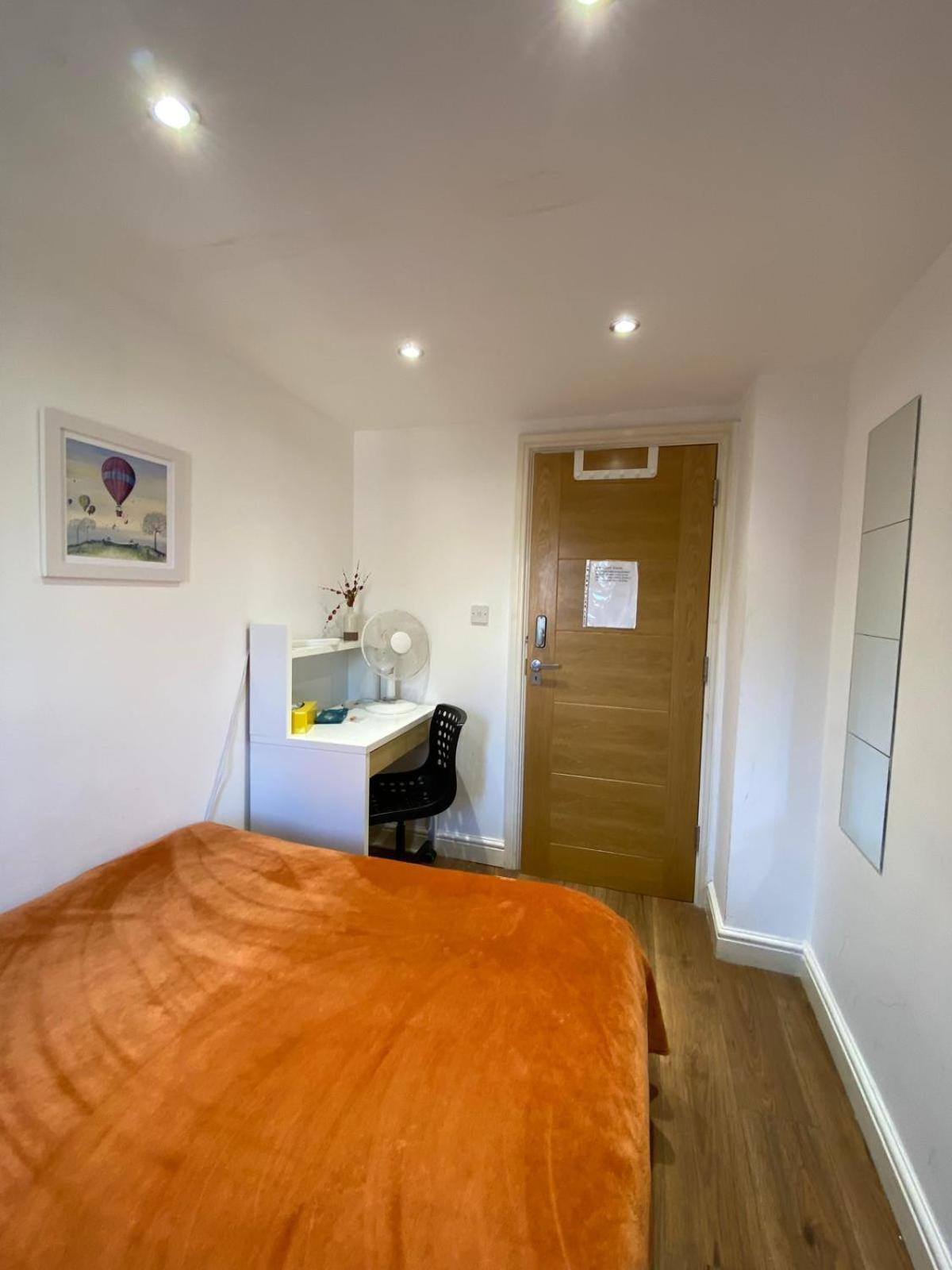 Fabulous Private Bedrooms Near Euston Station, Homestay London