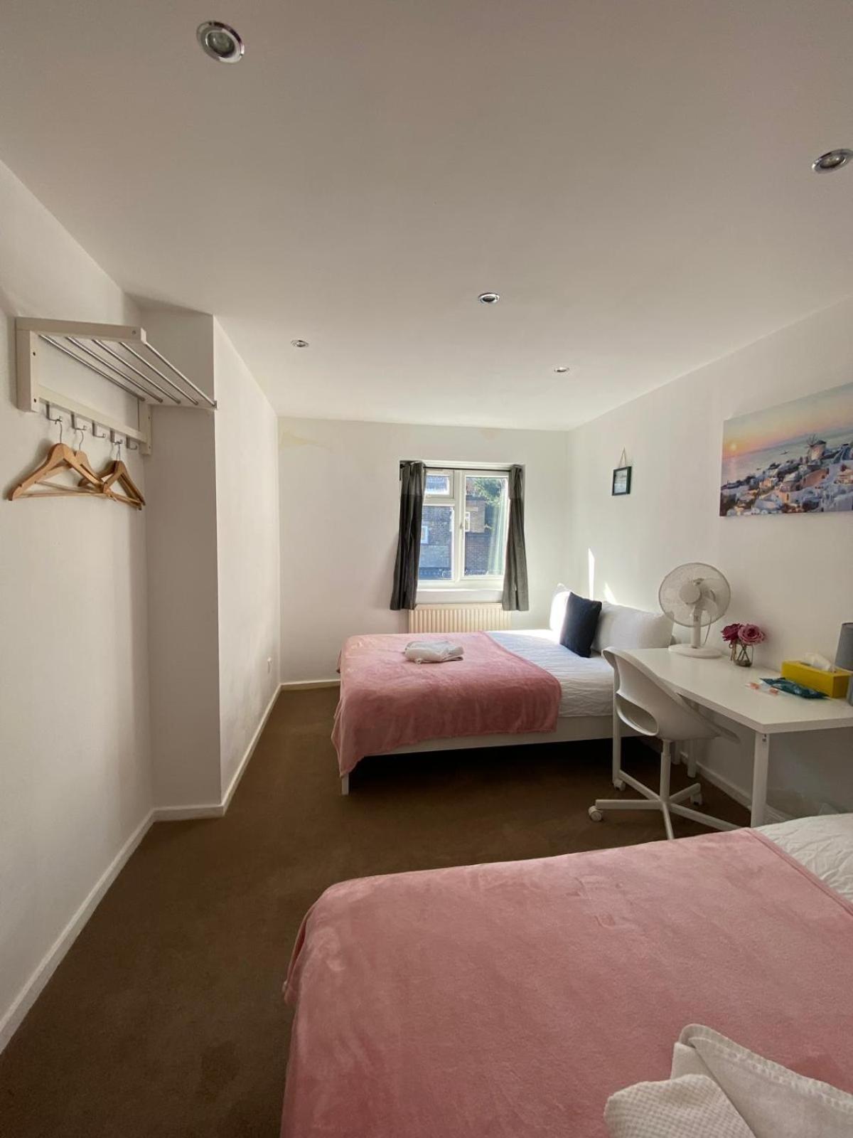Homestay Fabulous Private Bedrooms Near Euston Station, London