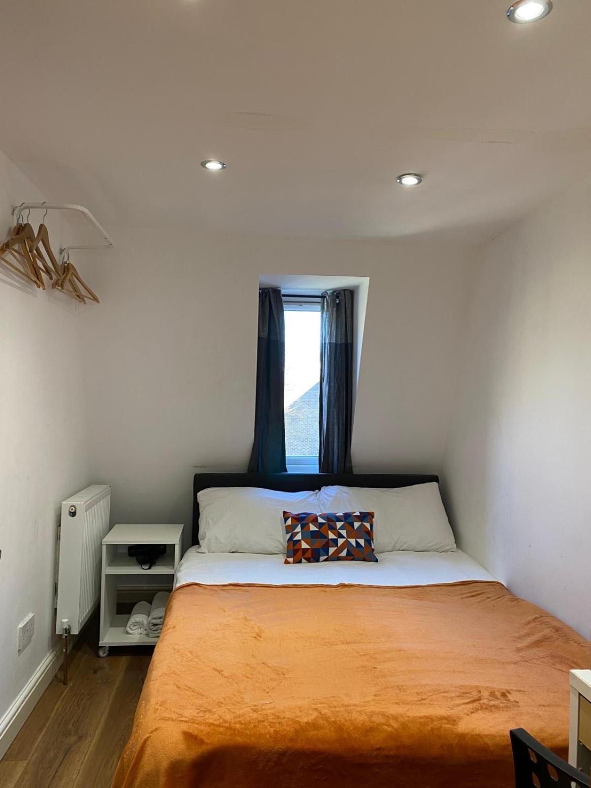 Fabulous Private Bedrooms Near Euston Station, Homestay *