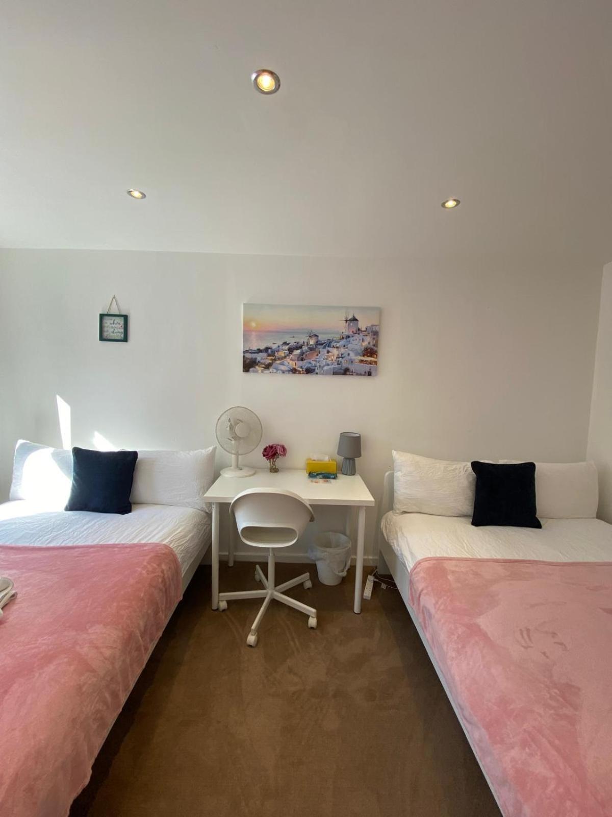 Homestay Fabulous Private Bedrooms Near Euston Station, *