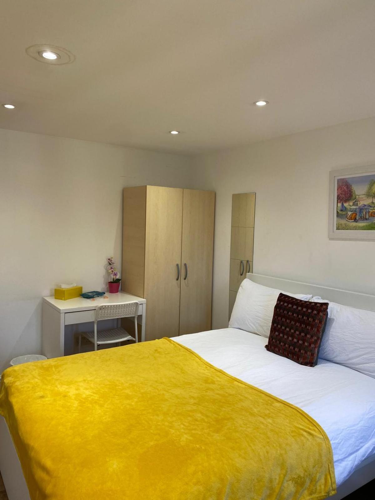 Fabulous Private Bedrooms Near Euston Station, Homestay *